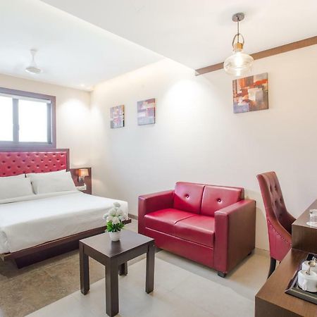 York Hotel Kochi Bagian luar foto
