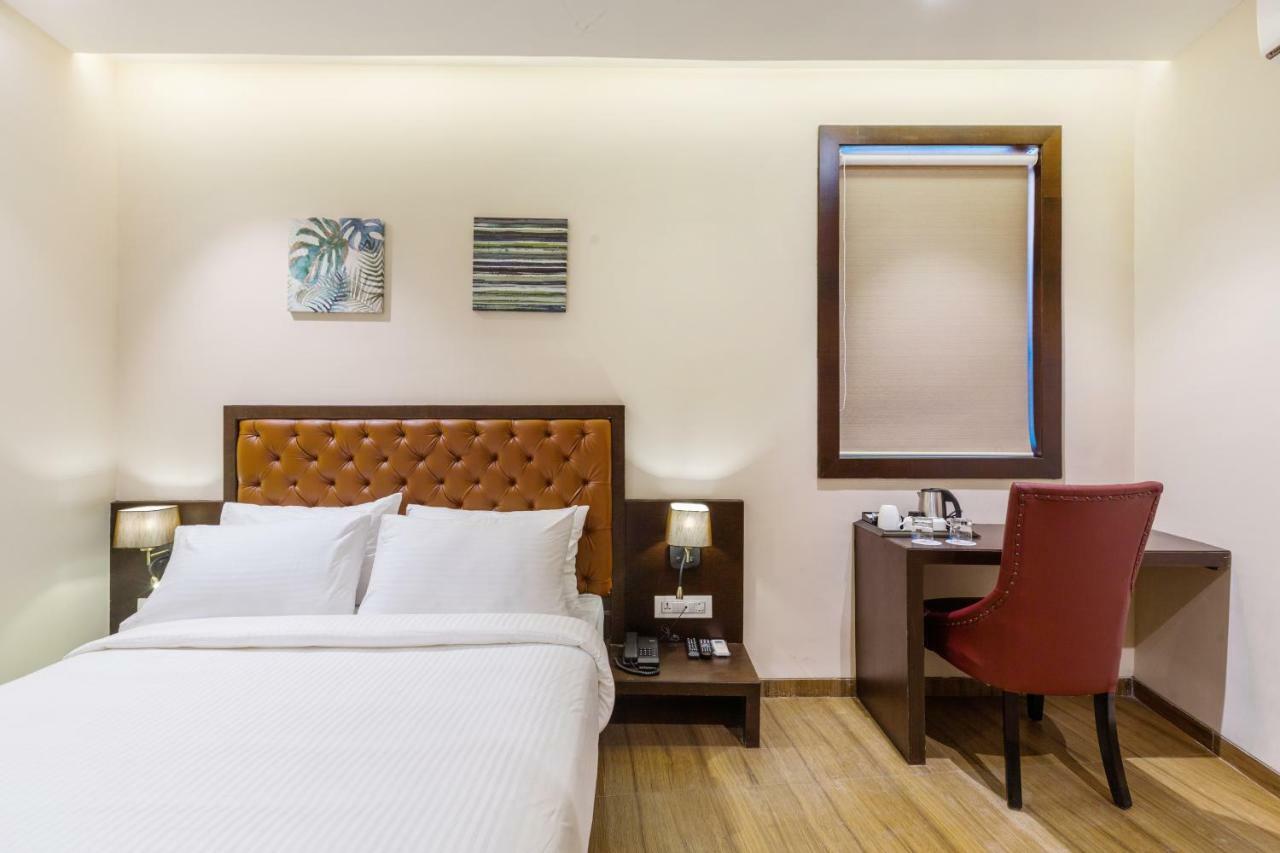 York Hotel Kochi Bagian luar foto