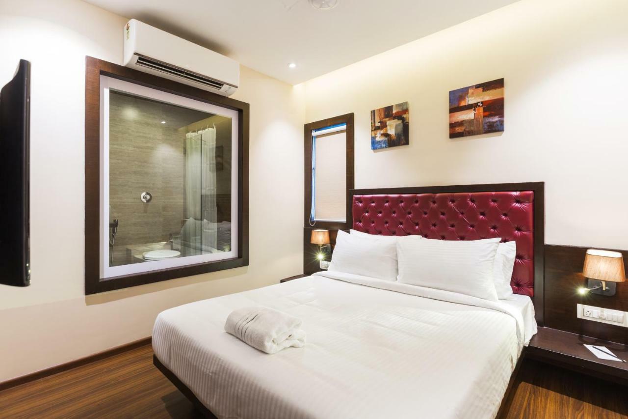 York Hotel Kochi Bagian luar foto
