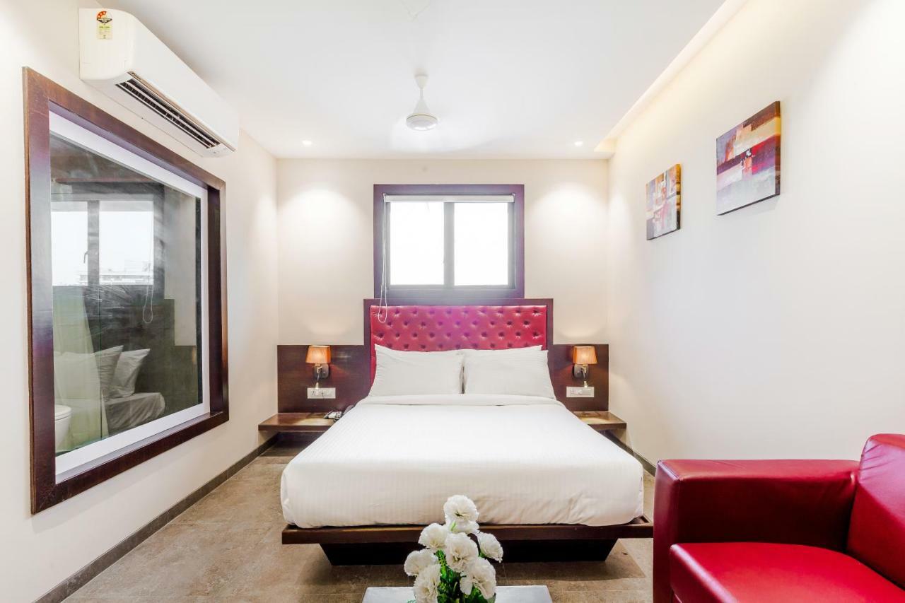 York Hotel Kochi Bagian luar foto