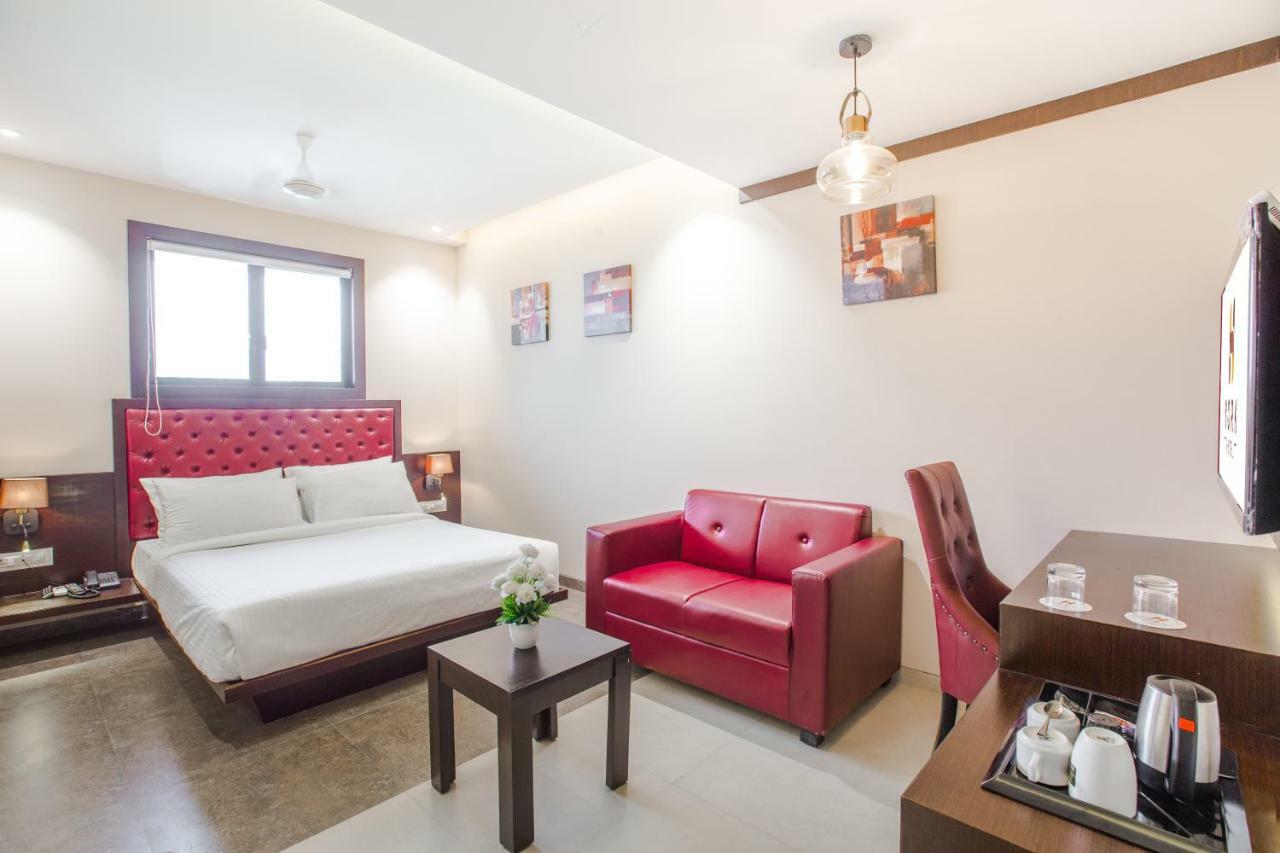 York Hotel Kochi Bagian luar foto