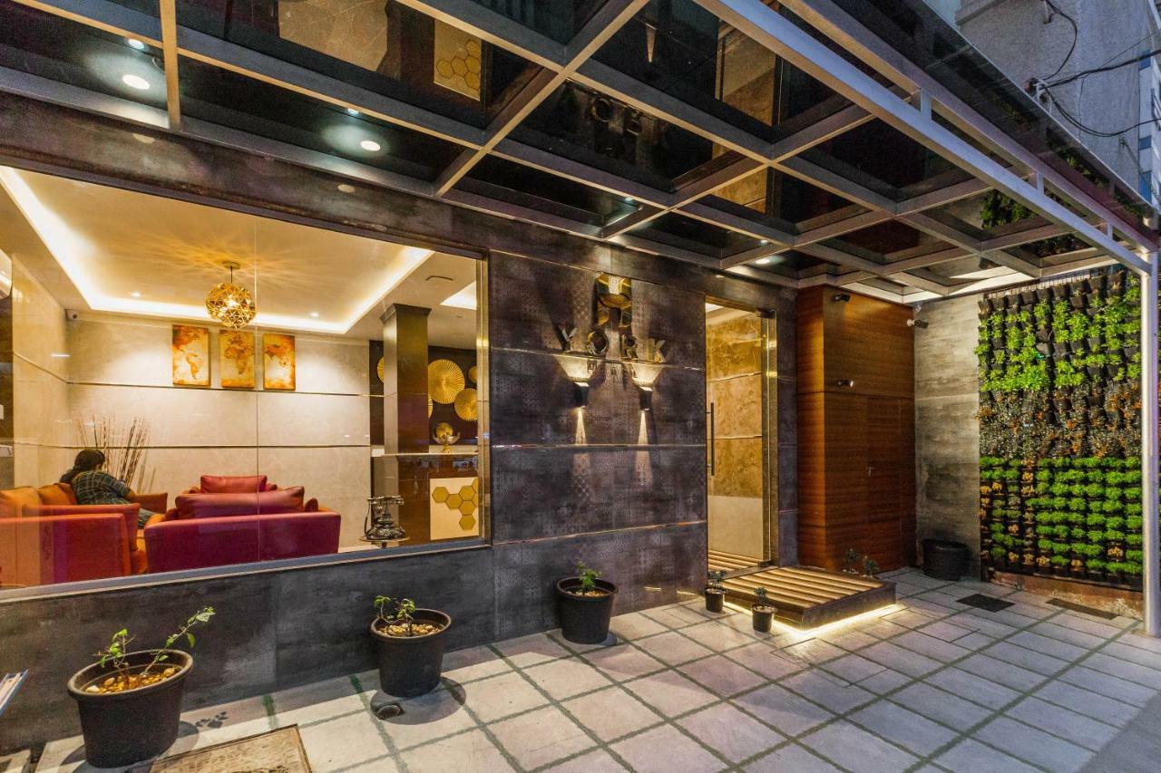 York Hotel Kochi Bagian luar foto
